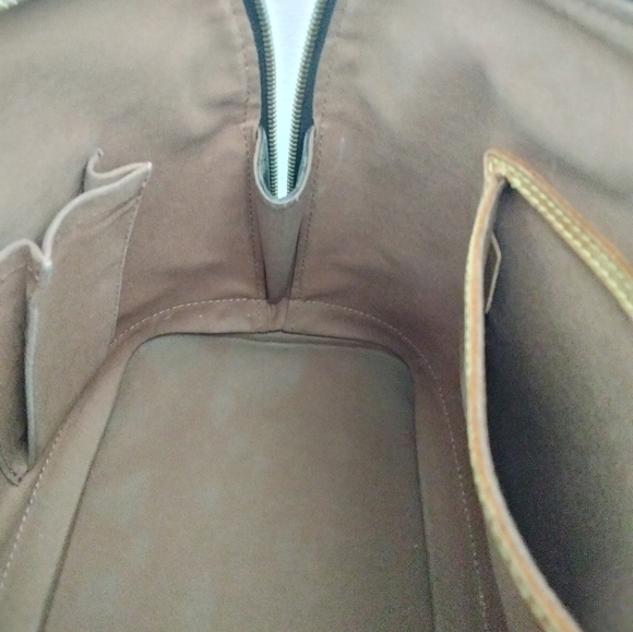 Louis Vuitton Alma PM ๐๐
- Picture 10 of 11